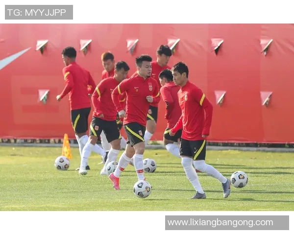 足球老将的传奇岁月与年轻球员的激情碰撞如何重塑绿茵场的未来 足球老将的传奇岁月与年轻球员的激情碰撞如何重塑绿茵场的未来